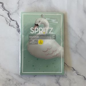 Spritz White Swan Mylar Balloon